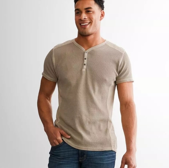 Buckle Black Men's Athleisure Shirt Size Large Short Sleeve Tan Short Sleeve - Picture 1 of 13